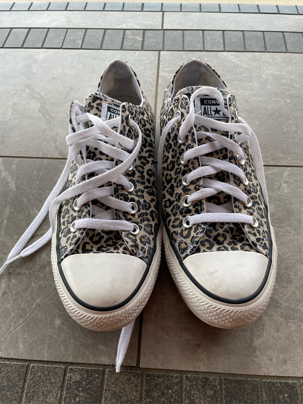 Leopard Converse. EUC Size 10. - Picture 5 of 9